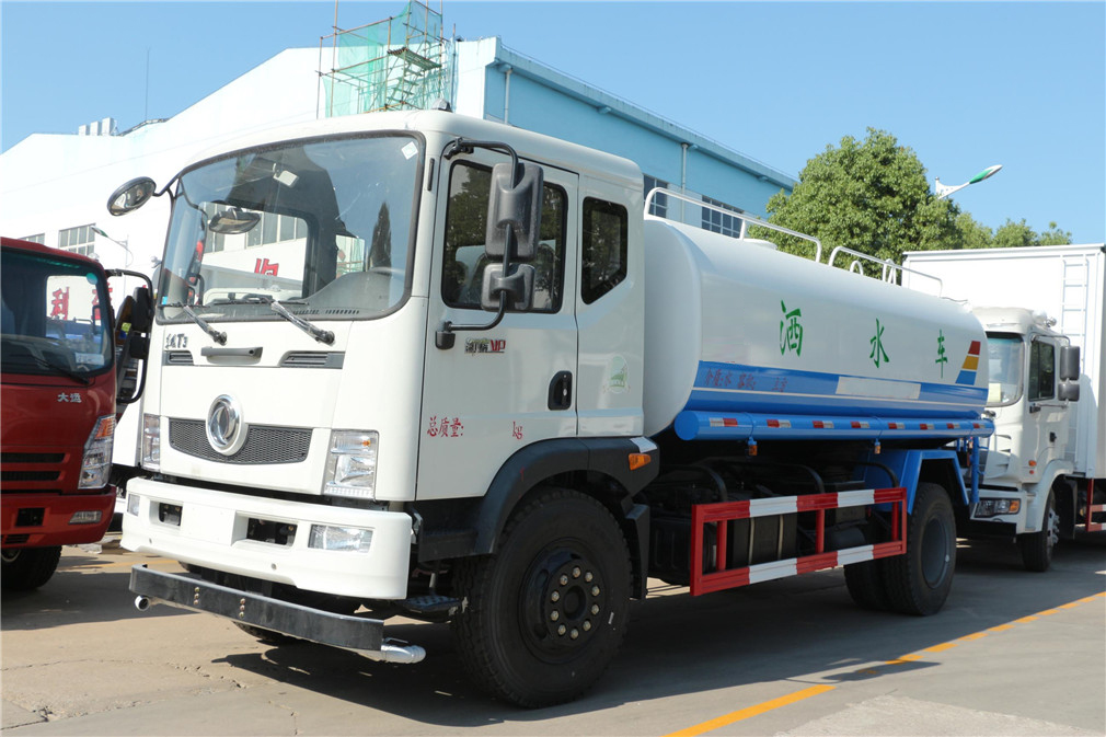 东风T3(12方)洒水车