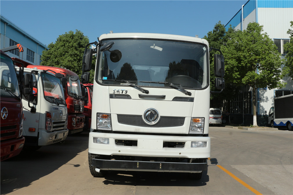 东风T3(12方)洒水车