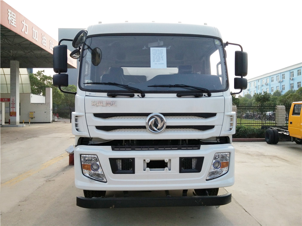 东风御龙(20方)洒水车