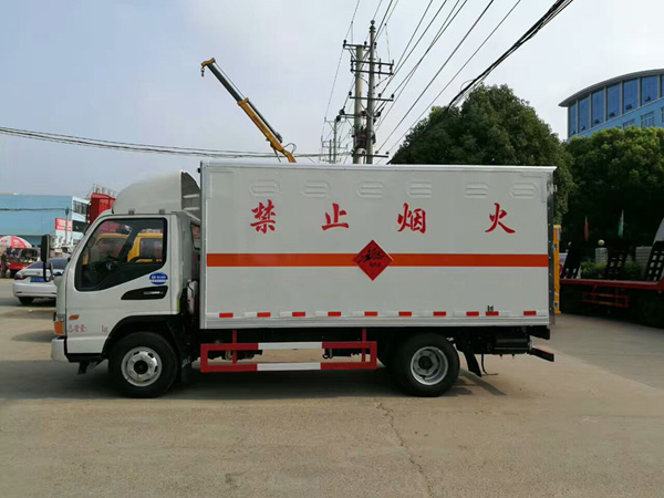 江淮4米2(3.5吨)爆破器材车