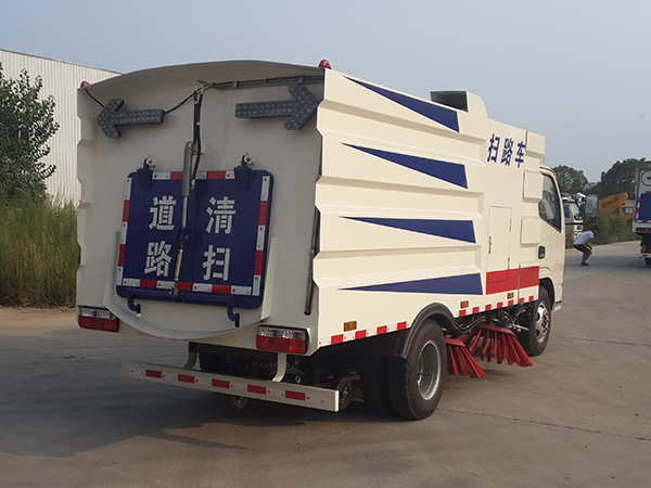 东风小多利卡扫路车(国V)