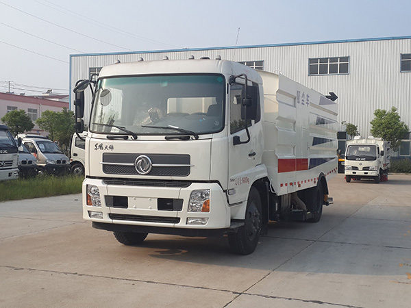 东风天锦吸尘车(国V)