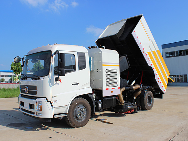 东风天锦干扫车(国五)