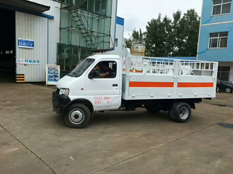 东风俊风3.3米(蓝牌)气瓶车