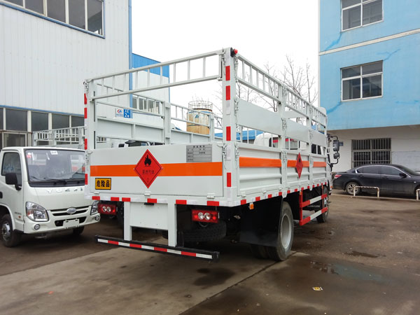 福田5.1米 (7.2吨)气瓶车