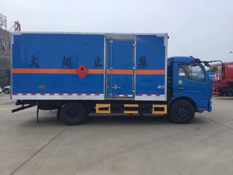 多利卡5.1米(6.4吨)气体厢式车