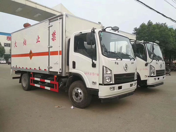 陕汽5.1米(3.6吨)气体厢式车