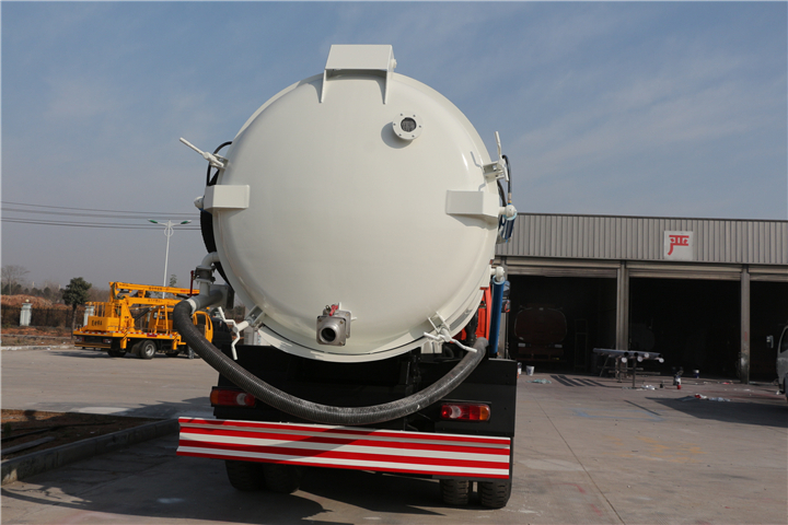 东风153(16方)吸污车