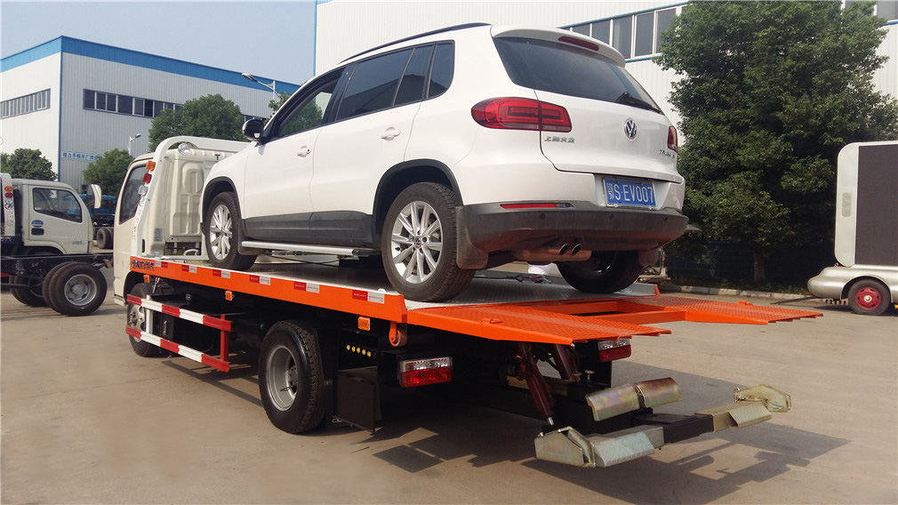 东风多利卡蓝牌一拖二清障车