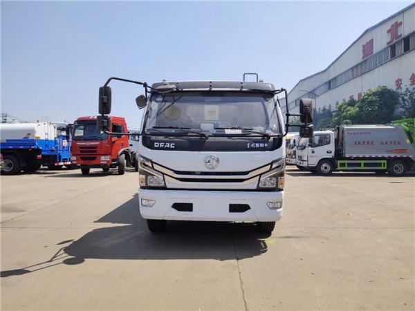 【国六】东风大多利卡8立方压缩式垃圾车