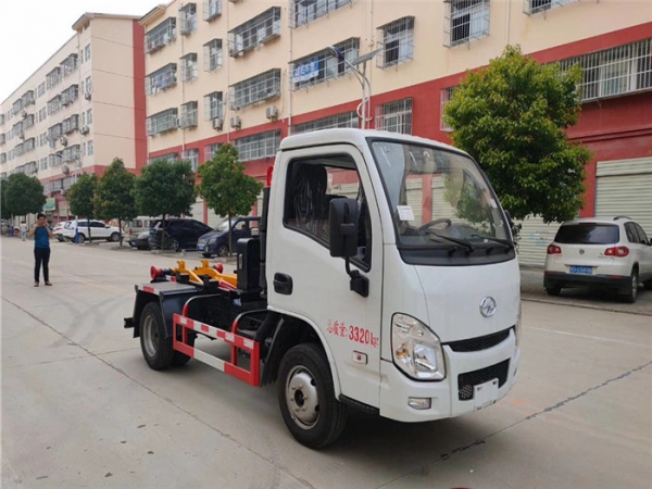 【国六】上汽跃进3立方蓝牌勾臂垃圾车