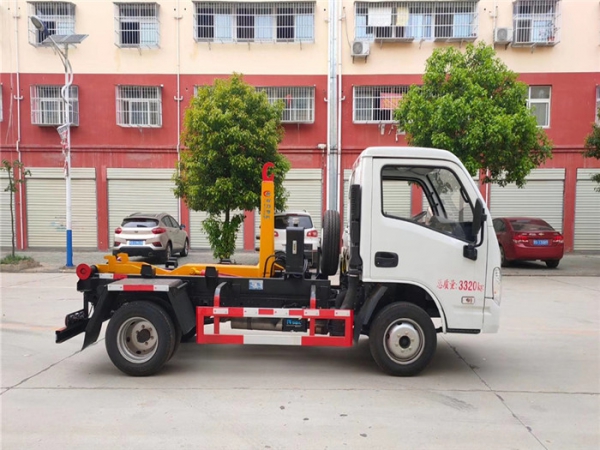 【国六】上汽跃进3立方蓝牌勾臂垃圾车