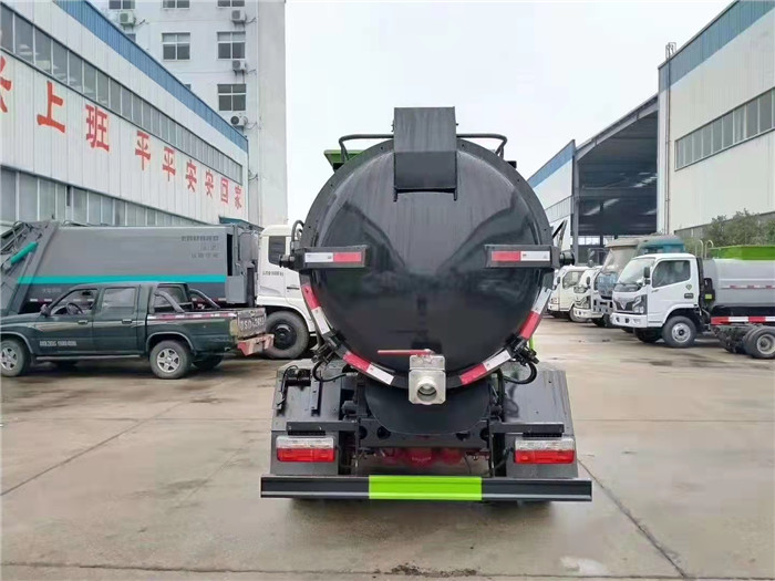 【国六】东风小多利卡圆罐6方餐厨垃圾车