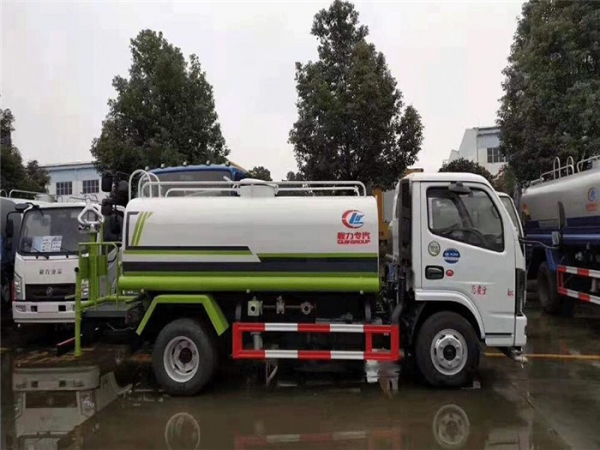 【国六】东风小多利卡5方洒水车