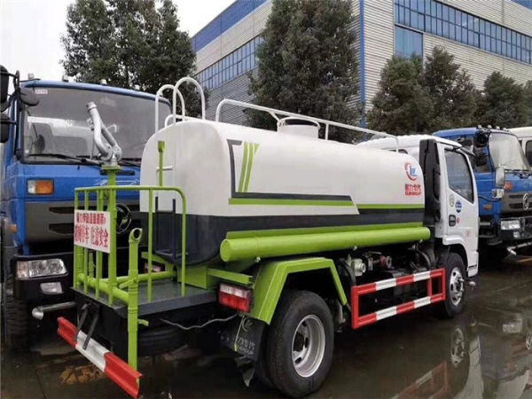 【国六】东风小多利卡5方洒水车