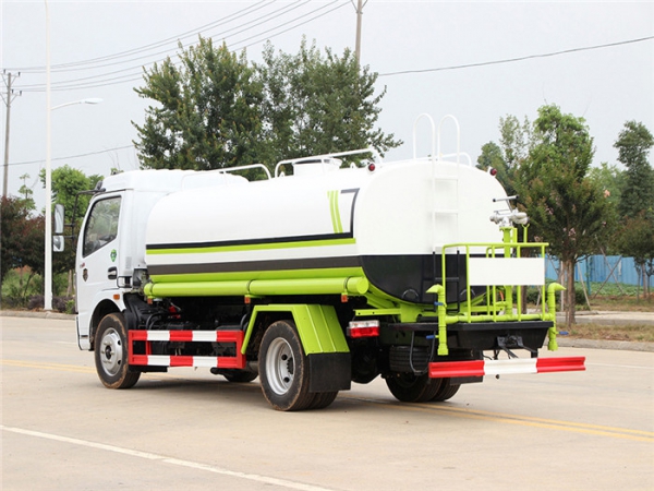 【国六】东风大多利卡8方洒水车