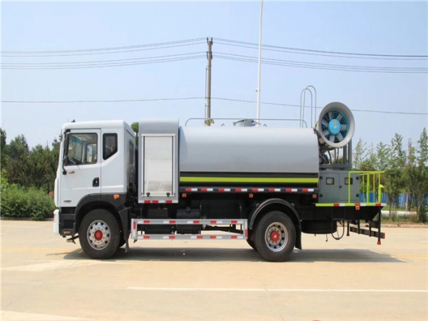 【国六】东风多利卡D9圆罐12方抑尘雾炮车