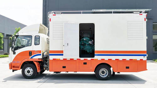 重汽牌300KW移动电源车