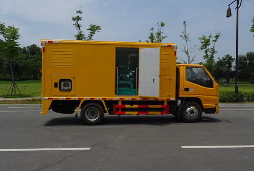 江铃50KW—200KW电源车