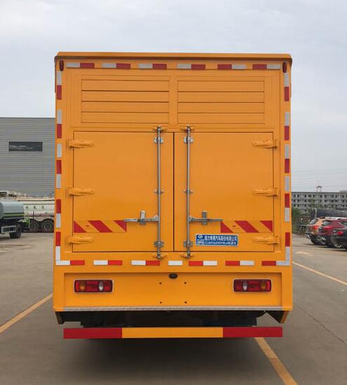 东风天锦400KW—500KW移动电源车