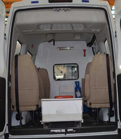 程力威牌CLW5042XJHNJ6型救护车