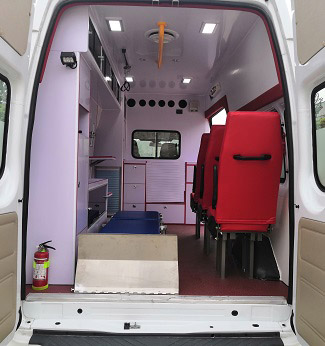 程力威牌CLW5043XJHCD6型救护车