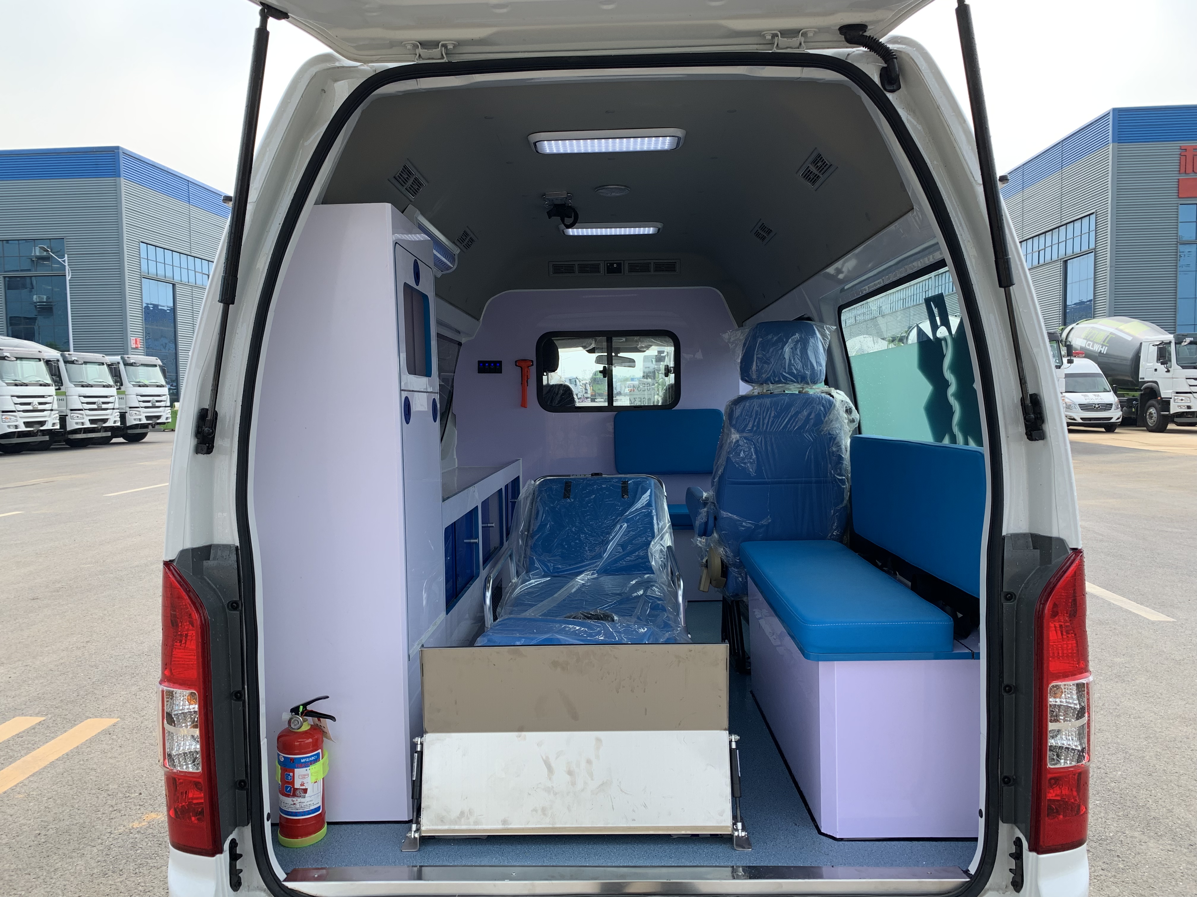 程力重工牌CLH5030XJHB6型救护车