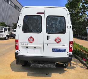 程力威牌CLW5042XJHCD6型救护车