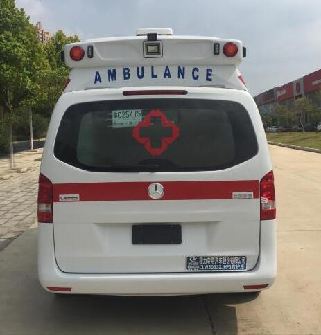 程力威牌CLW5030XJHCD6型救护车