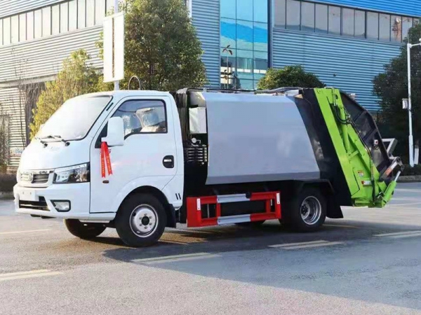 【国六】东风途逸4方压缩式垃圾车