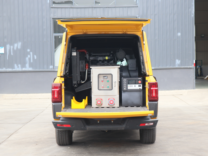 程力威牌CLW5031XXHJ6型救险车